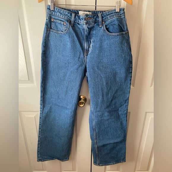 Abercrombie & Fitch Denim - Abercrombie & Fitch Curve Love Medium Wash High Rise 90’s Relaxed Fit Jeans 29S